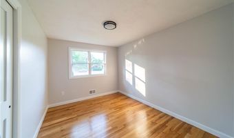 24 W Knollwood Cir, North Kingstown, RI 02852