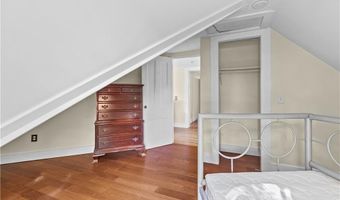 18 Rhode Island Ave 3, Newport, RI 02840