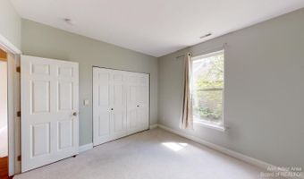 1408 Fox Pointe Cir, Ann Arbor, MI 48108