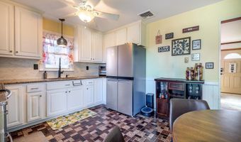 4 Nicholas St, Danbury, CT 06810