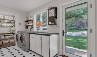 35 TIMBERLAND Dr, Lincoln, RI 02865