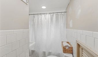 230 School St, Lincoln, RI 02865