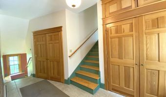199 Main St, Belfast, ME 04915