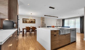 957 N HOWARD Ave, Addison, IL 60101