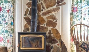 8555 Dead Indian Memorial Rd, Ashland, OR 97520