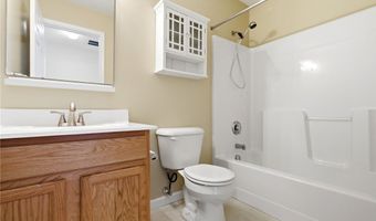 3178 Fenmore Ln, Aurora, OH 44202
