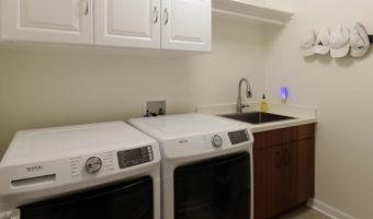 68-1375 PAUOA Rd F2, Kamuela, HI 96743