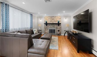 6 Varnum Ave, Bristol, RI 02809