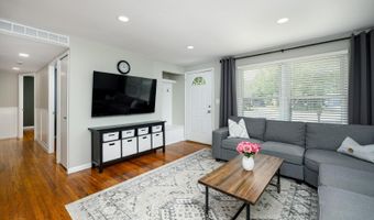 12 W Eden Ct, Ann Arbor, MI 48108