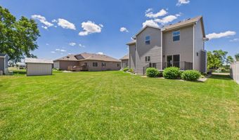 812 S 5th Ave, Brandon, SD 57005