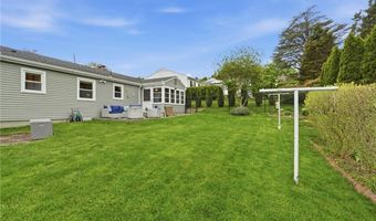 13 Garden Dr, Lincoln, RI 02865