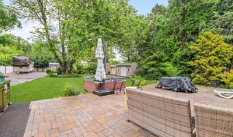 50 Towne St, Amityville, NY 11701