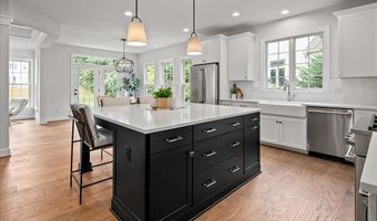 3608 CENTER Dr, Alexandria, VA 22309