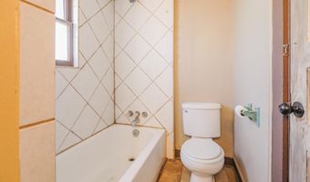 909 Catalina Ln, Alamogordo, NM 88310