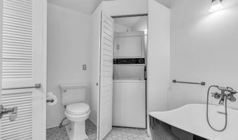 19 CENTER St, Barnegat, NJ 08005