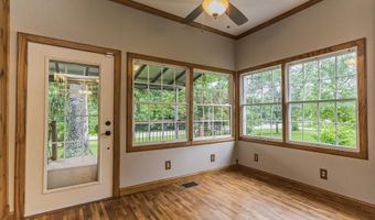 724 N Water St, Albany, IN 47320