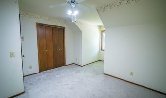 5306 Arapahoe Ln, Madison, WI 53704