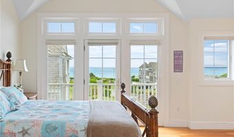 41 Castle Hill Ave, Newport, RI 02840