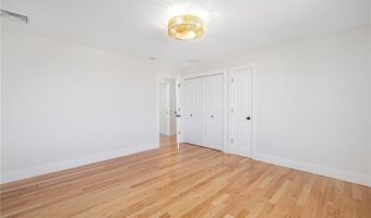 11 Gunning Ct, Middletown, RI 02842