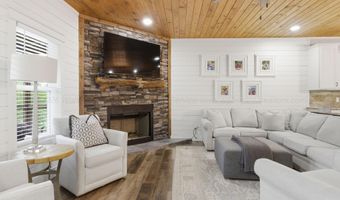 1067 LEGENDARY Pkwy, Arley, AL 35541
