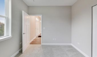 387 Masters Dr, Addison, IL 60101