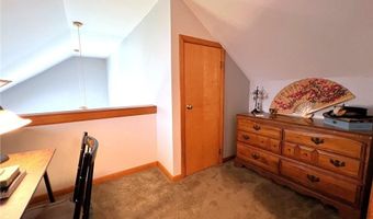 29 Stony Acre Dr, Cranston, RI 02920