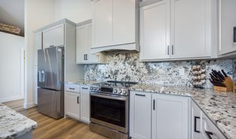 1302 W Coyote Trl, Benson, AZ 85602