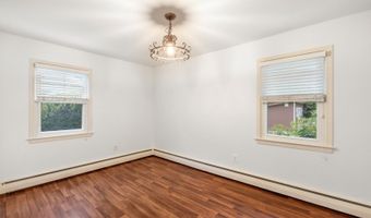 96 Comly Rd, Bayonne, NJ 07035