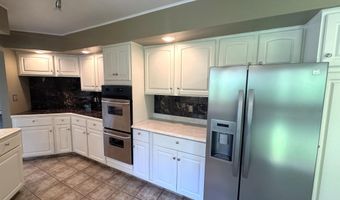826 EASTVIEW Dr, Antigo, WI 54409