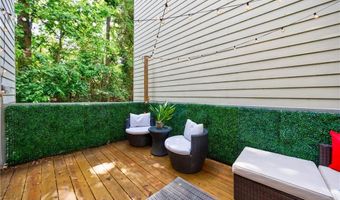 1380 Stirling Cir NW 26, Atlanta, GA 30318