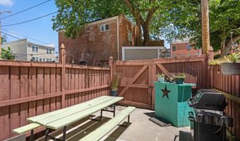 11 16TH St NE, Washington, DC 20002