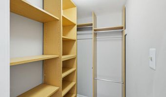 8901 BATTERY Pl 34, Bethesda, MD 20814