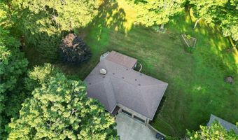 1341 Valley Dr, Akron, OH 44312