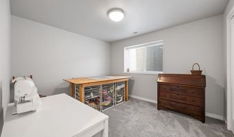 780 Brook Ridge Ave, North Liberty, IA 52317