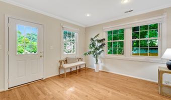 4003 KLOMAN St, Annandale, VA 22003