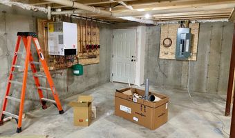 49 Woodbrey Ln, Standish, ME 04084