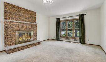 6720 S Shore Dr, Altoona, WI 54720