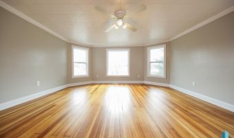 111 N 6th St, Beresford, SD 57004