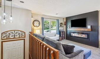 107 10th Ave SW, Altoona, IA 50009