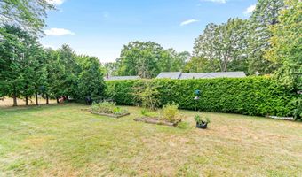 21 Alder Ln, Burlington, VT 05401