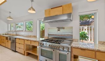 1904 Helen St, Alice, TX 78332
