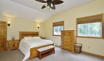 85 Maple St, Bellingham, MA 02019