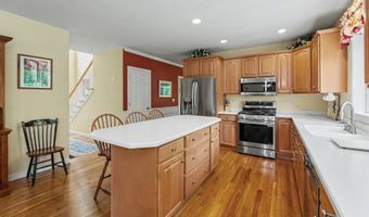 14 Karolina Ln, Bedford, NH 03110
