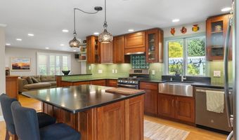 94 Lovett St, Beverly, MA 01915