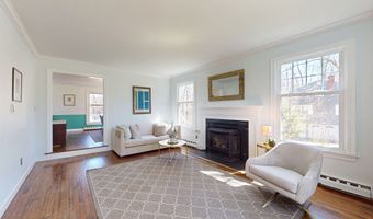42 Wedgewood Dr, Danbury, CT 06811