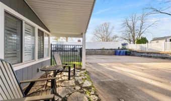 477 Hillbrook Dr, Ballwin, MO 63011