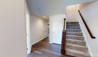 2704 S Spurway Dr, Ann Arbor, MI 48105