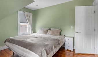 280 Woodbine St, Cranston, RI 02910