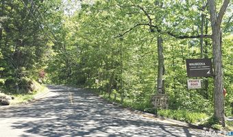 29 Carol St, Danbury, CT 06810