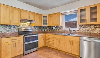 1115 Dutch Mill Dr, Ballwin, MO 63011